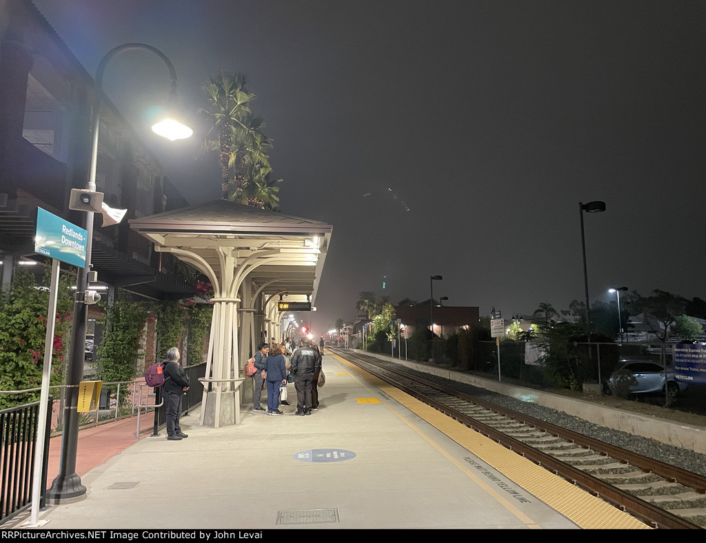 Redlands Downtown Metrolink Station before the Metrolink super express train comes in